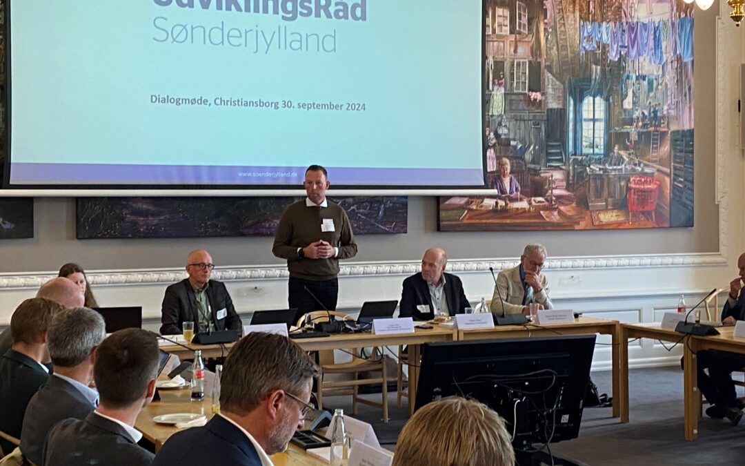 Dialogmøde på Christiansborg satte fokus på uddannelser og forsvar
